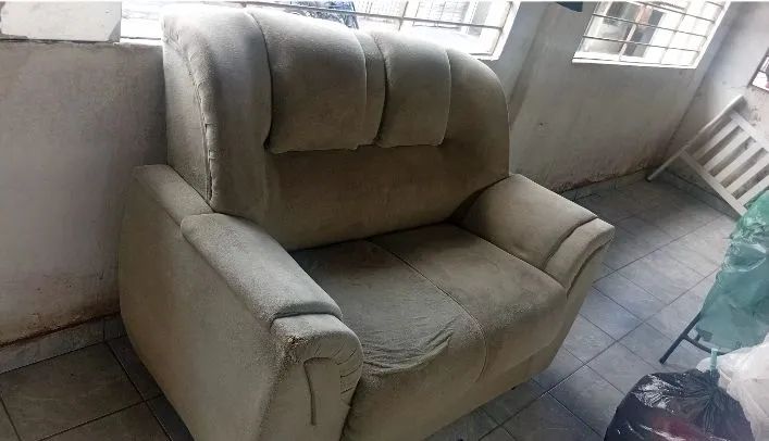 Sofá 2 lugares 