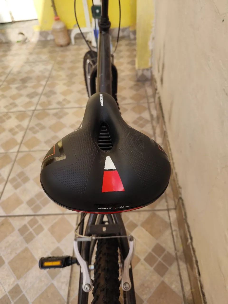 Bicicleta aro 26 com marchas - Foto 5