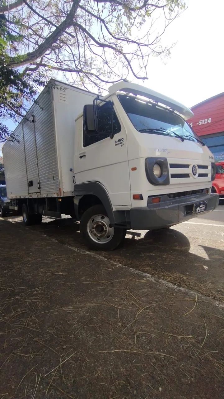 8-150 E Plus Cummins Baú