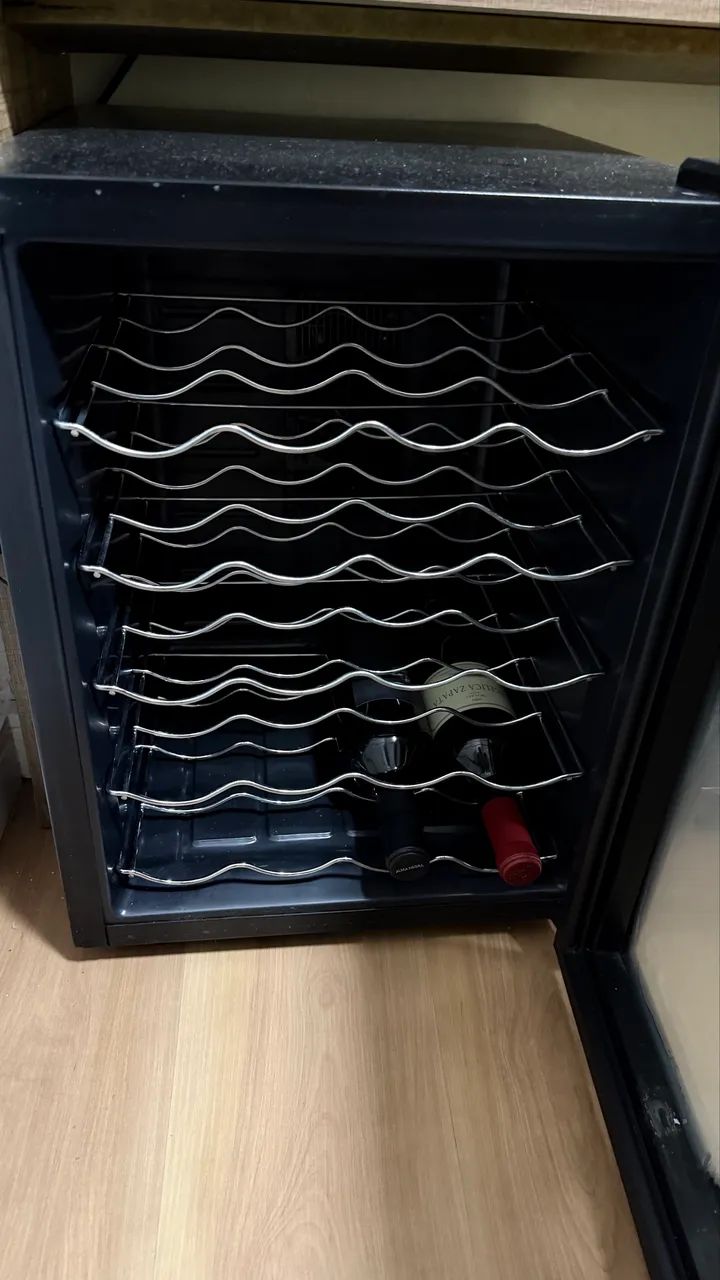 Adega climatizada de vinhos - Foto 2