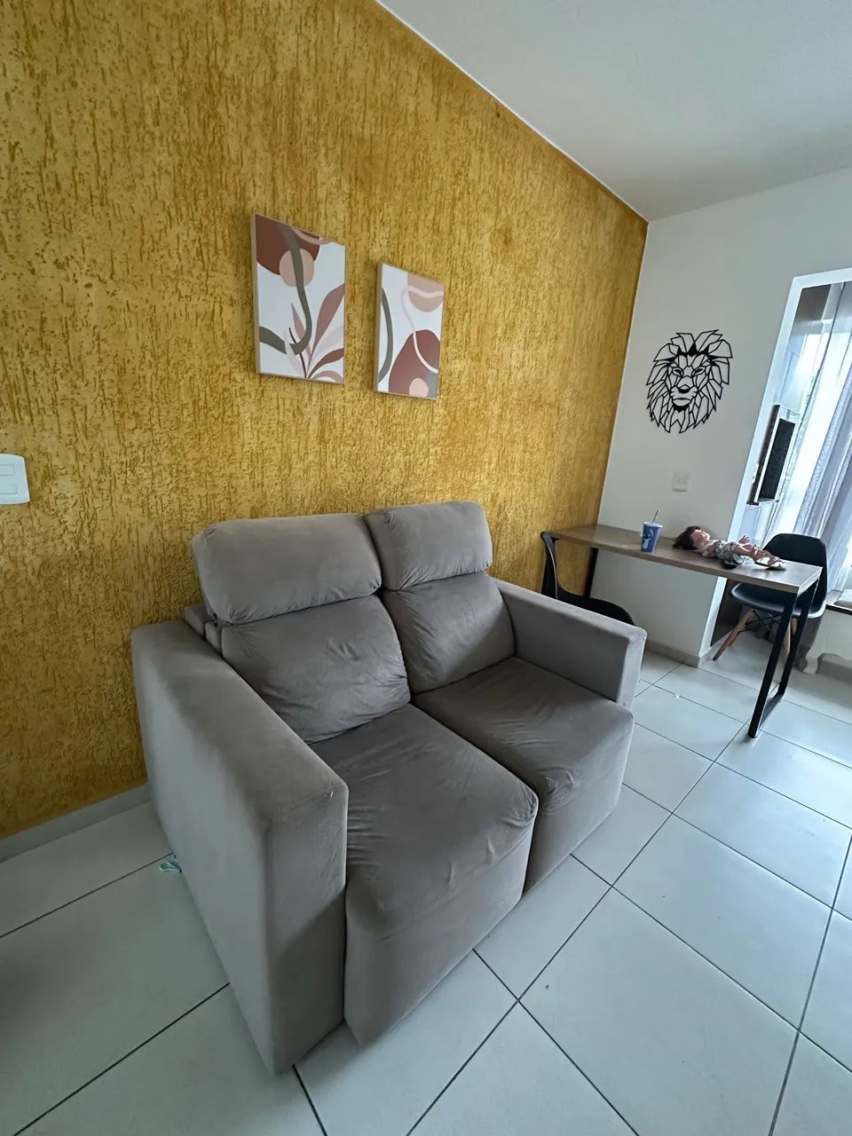 Sofá Retrátil 2 Lugares - Cinza - Suede - Foto 4