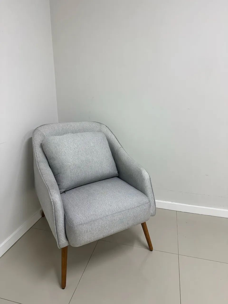 Poltrona de Linho Cinza - Foto 2