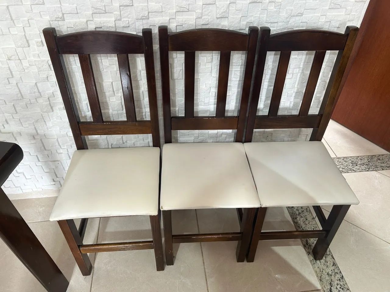 MESA DE JANTAR COM CADEIRAS - Foto 2