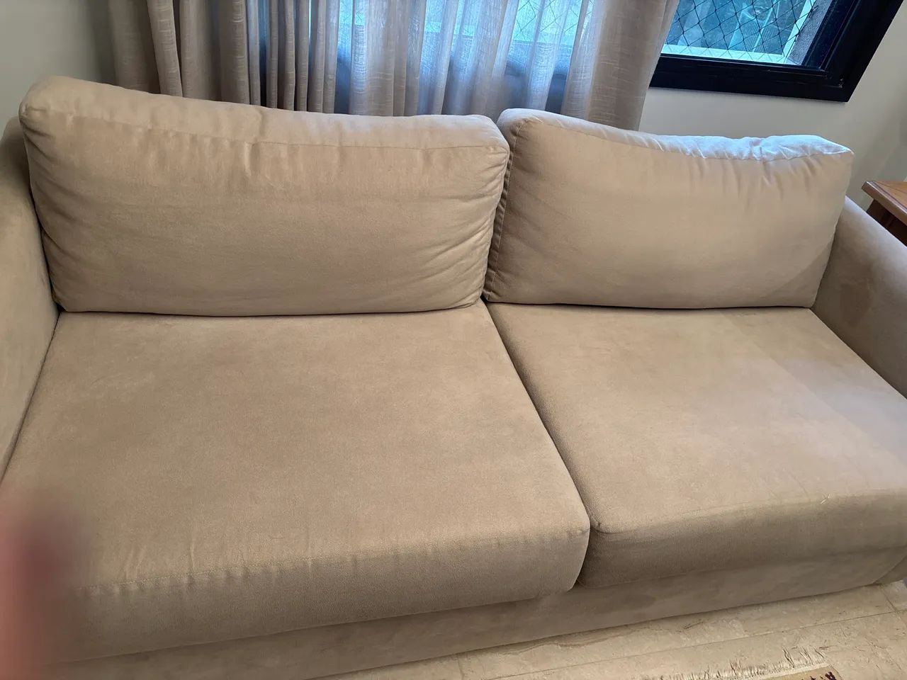 2 conjuntos de sofás:  de 3 e 2 lugares