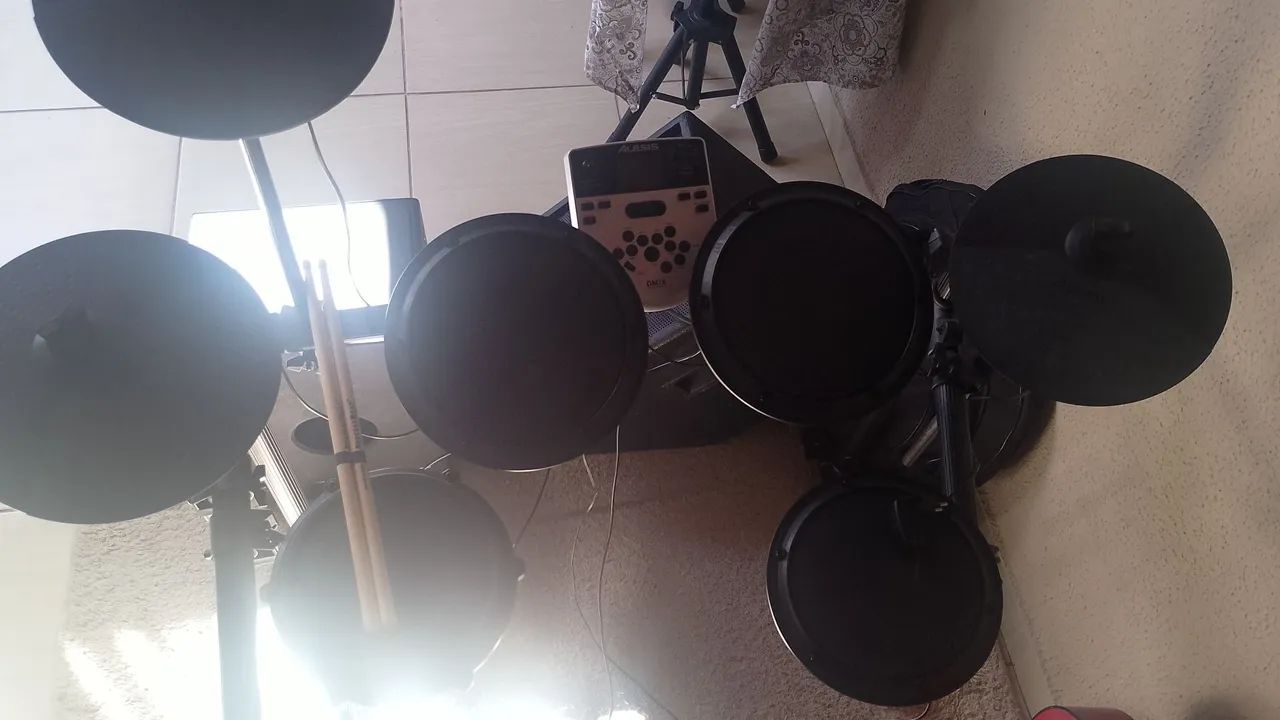 Bateria eletrônica Alesis DM7X  - Foto 4