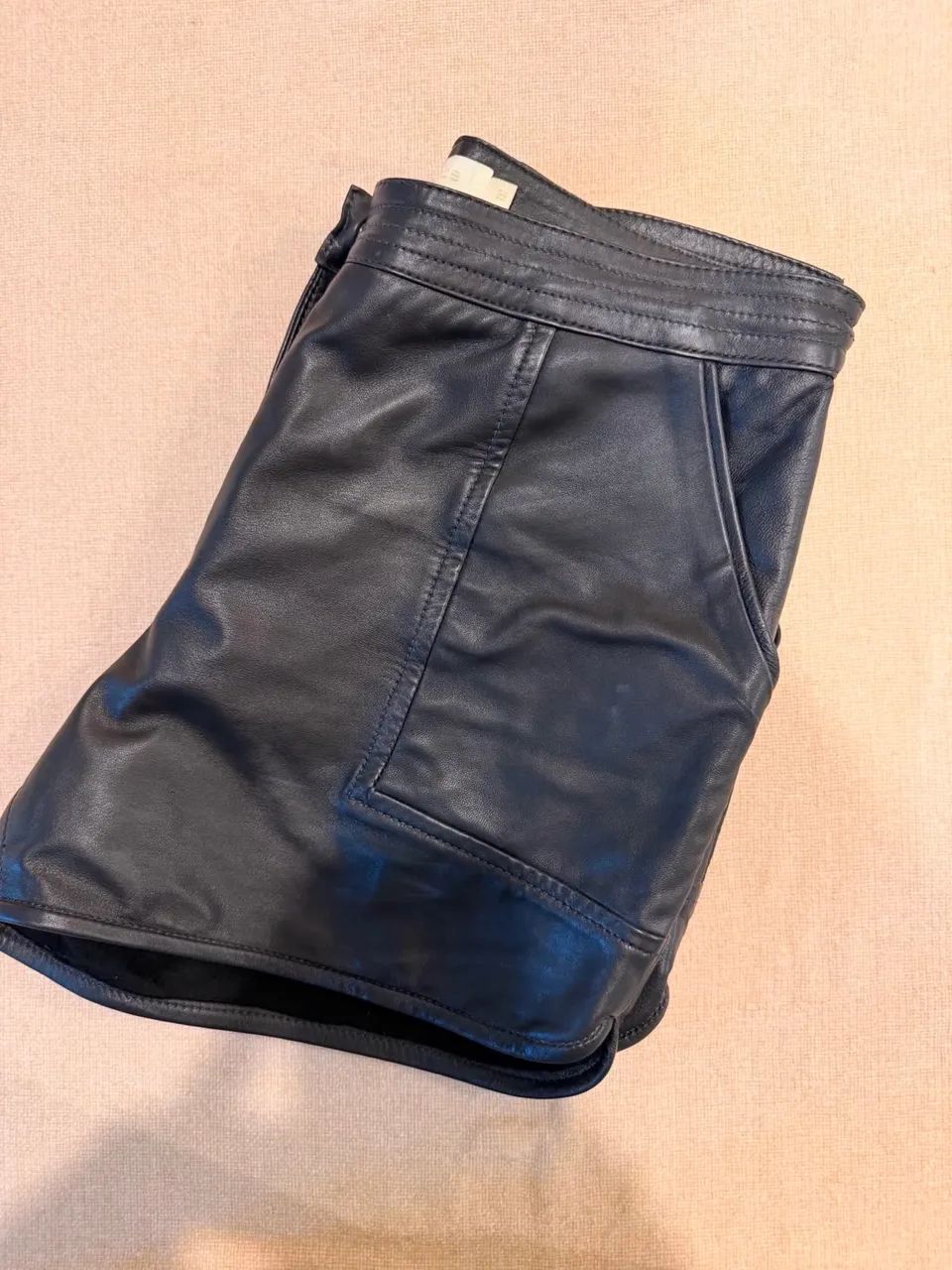 Short de Couro Cris Barros  - Foto 2