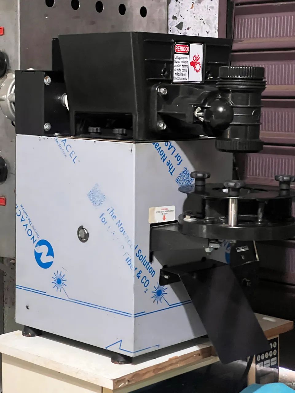 Máquina Modeladora de Salgados