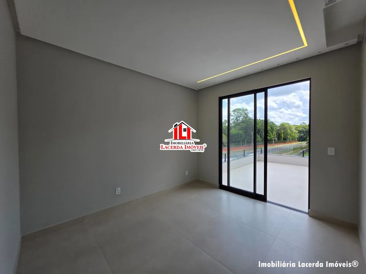 Alphaville 4, Casa Duplex com 4 suítes sendo 1 master com closet, Piscina e quintal latera - Foto 5