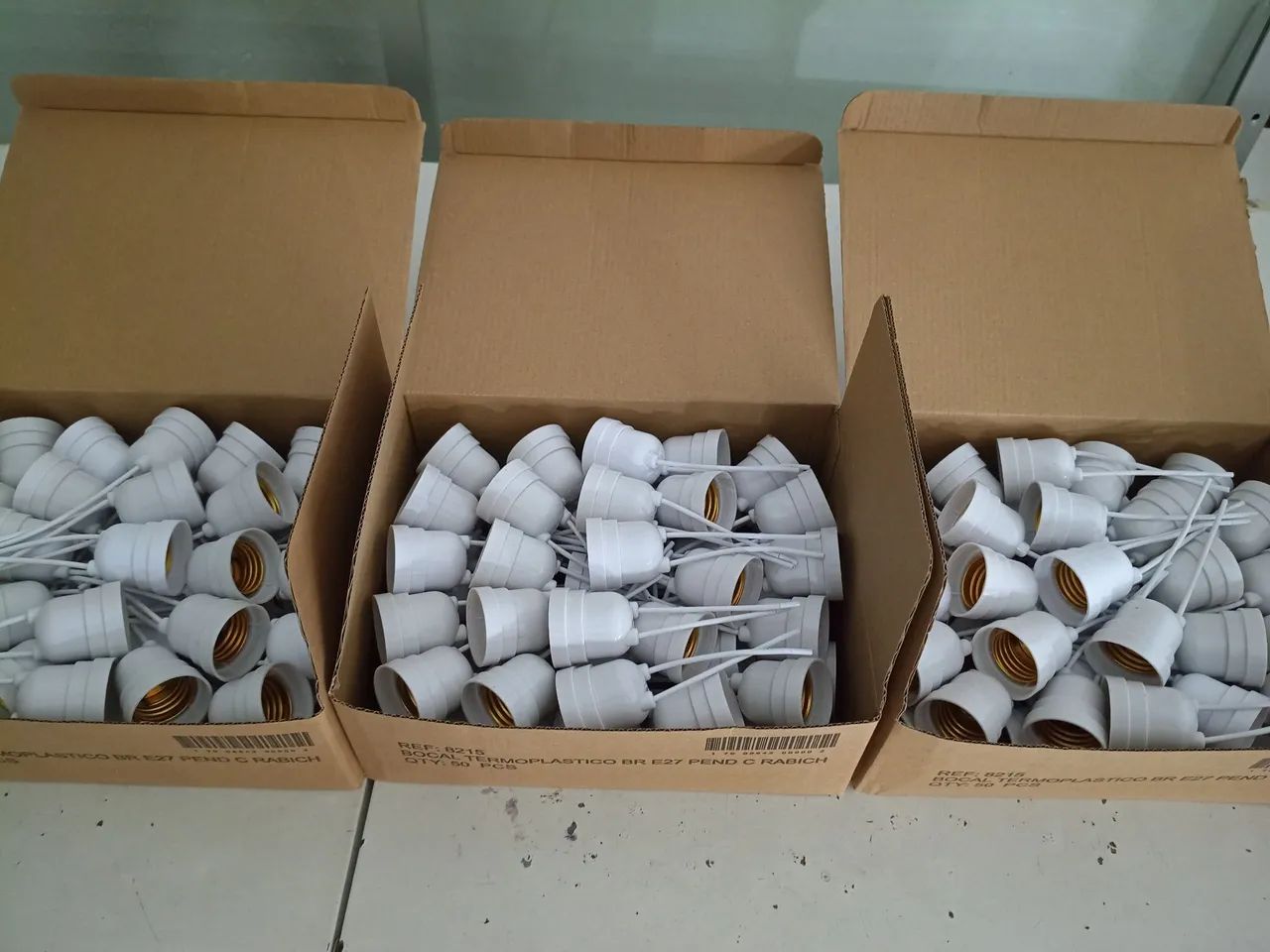Bocal de lâmpadas branco  - Foto 3
