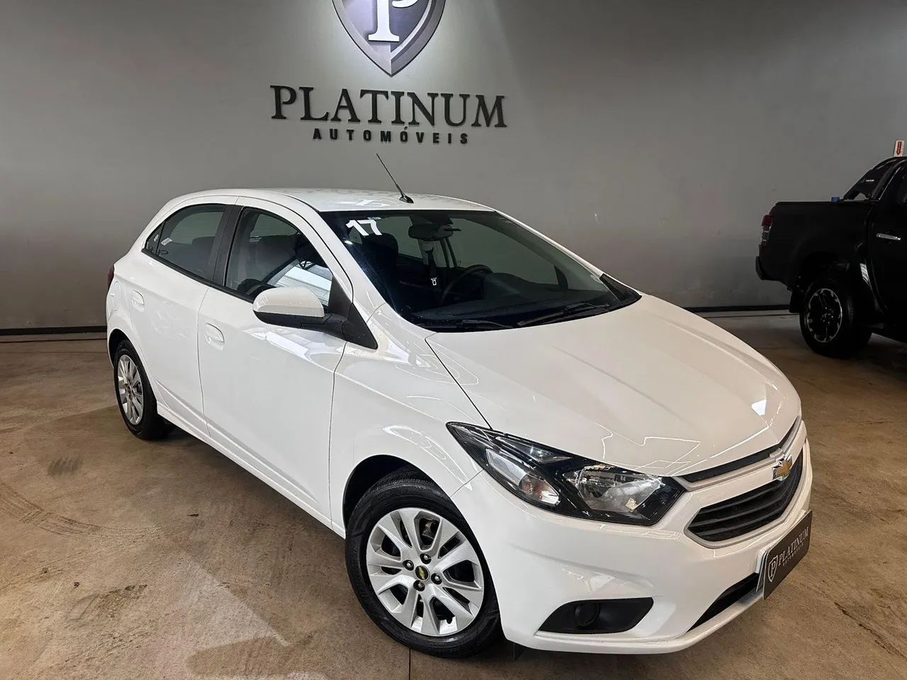 Chevrolet Onix Hatch LT 1.4 8V Flex Aut. 4P 2017 - Foto 2