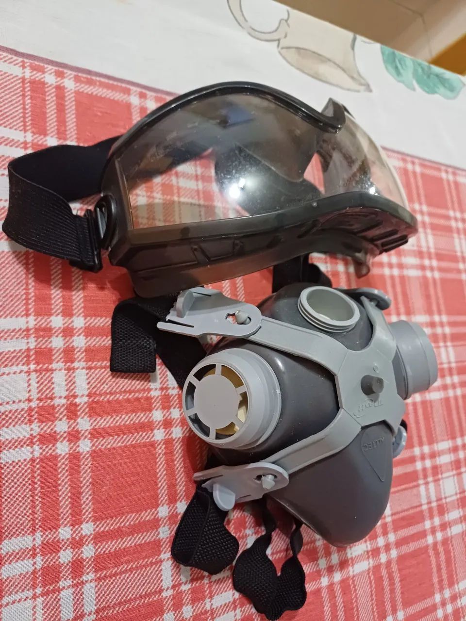 Máscara de proteção e respirado - Foto 2