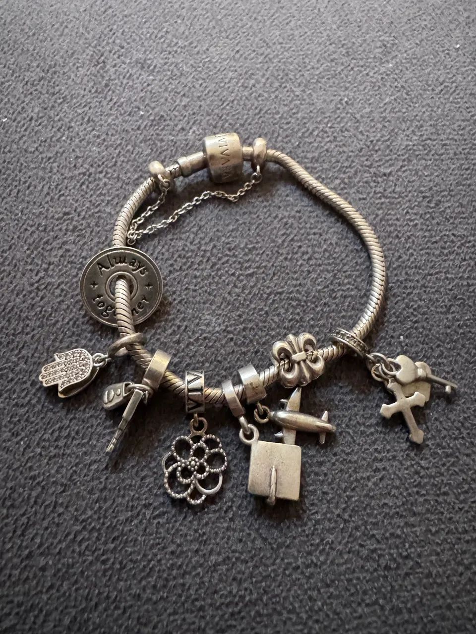 Pulseira Vivara com berloques