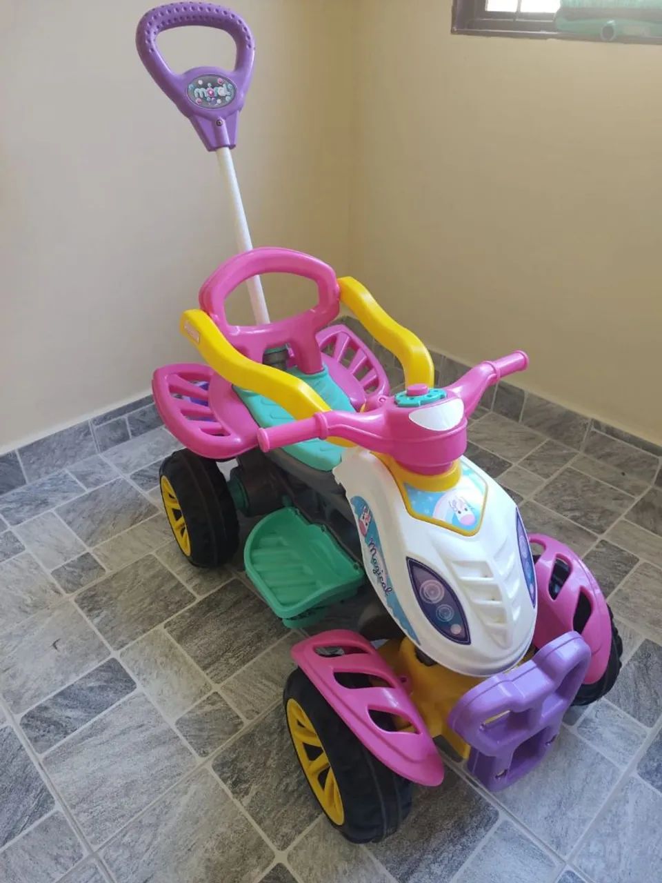 Quadriciclo infantil 