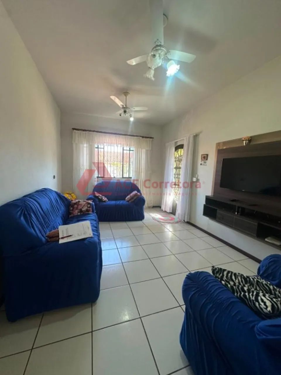 Casa com 2 Dormitórios e Garagem para 2 Carros - Foto 3