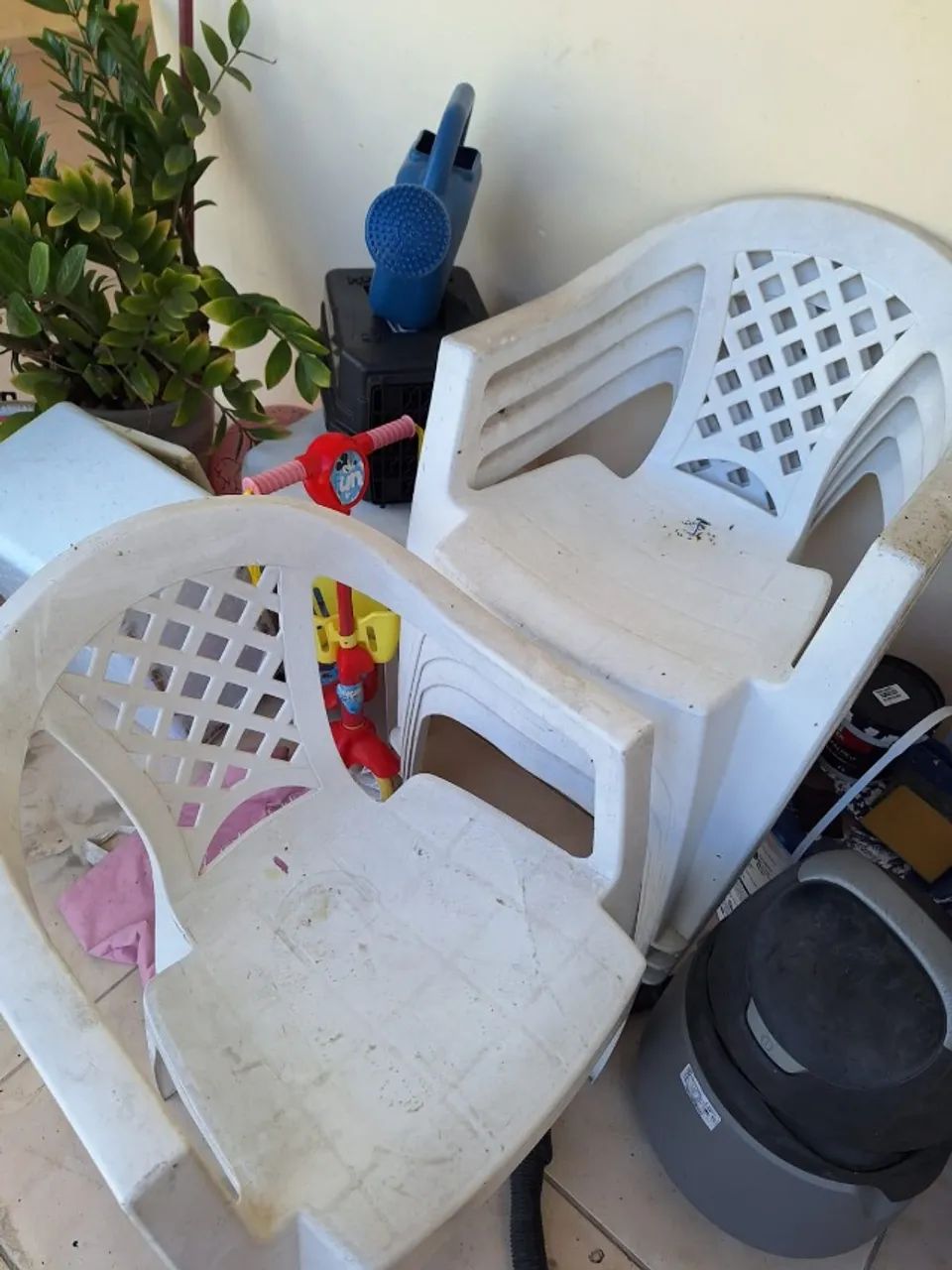 5 cadeiras de plastico rigido forte - Foto 2