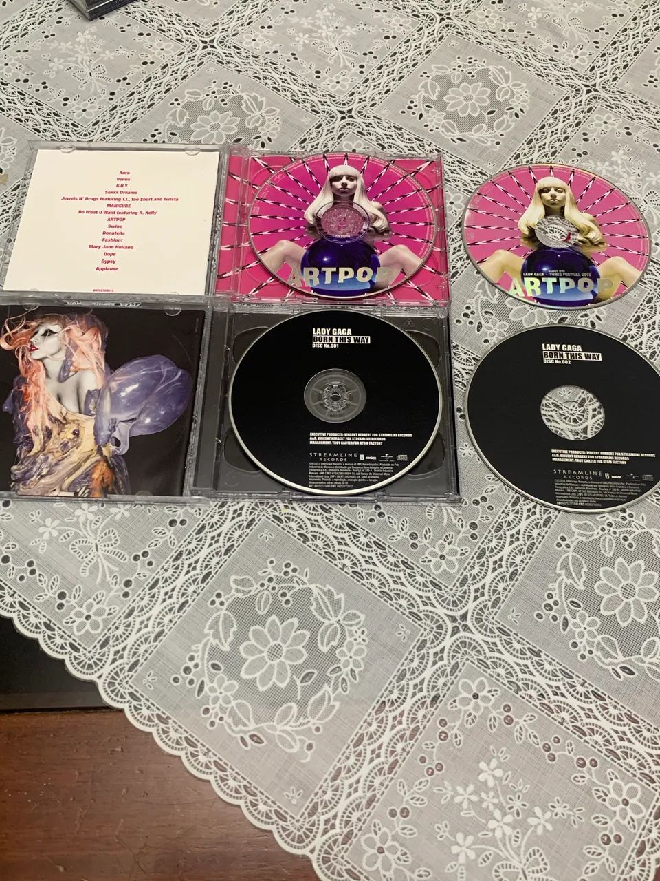 Lady Gaga Born This Way e Artpop Cd e DVD deluxe metalizado - Foto 2