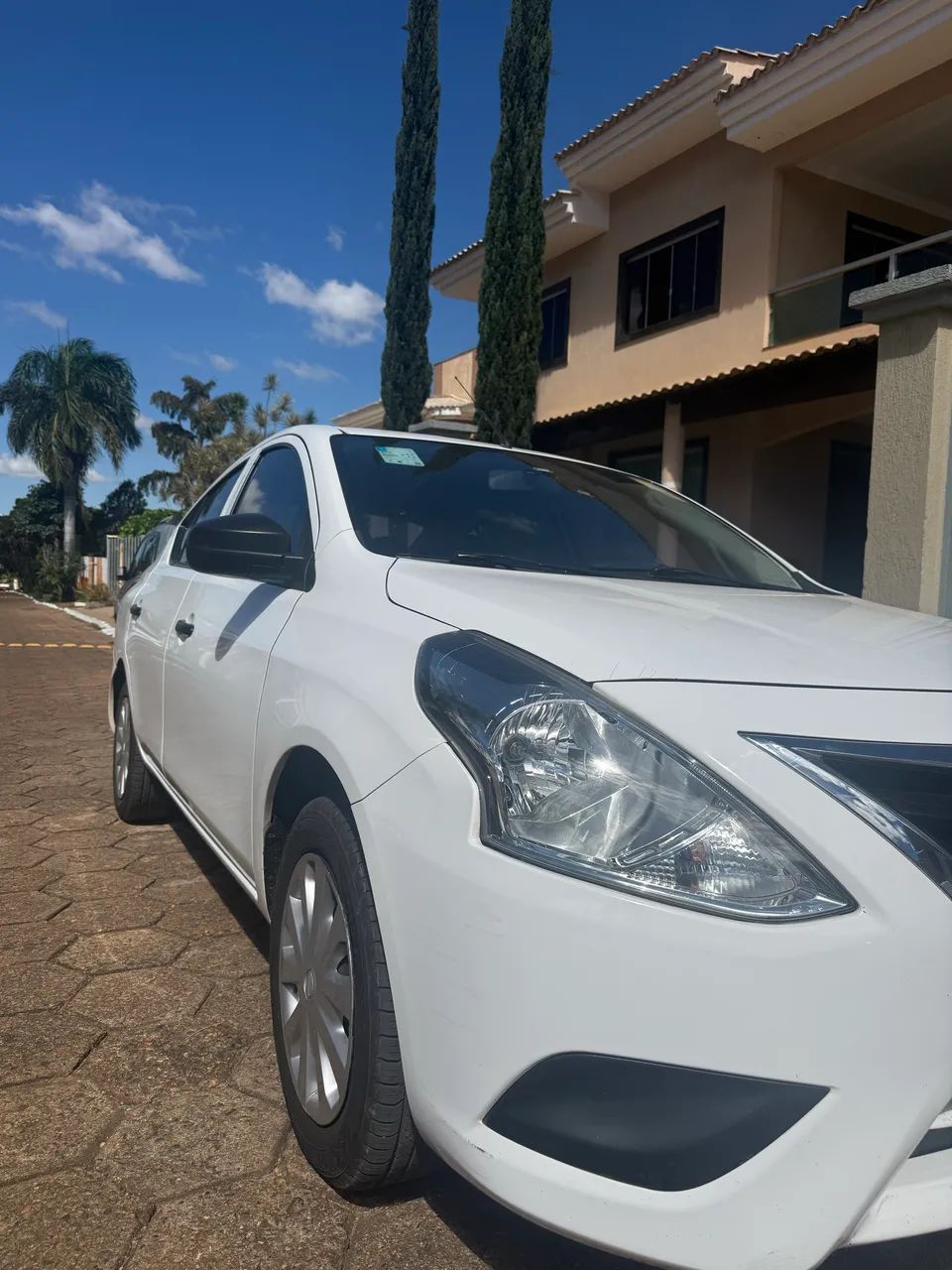 Nissan Versa 2021