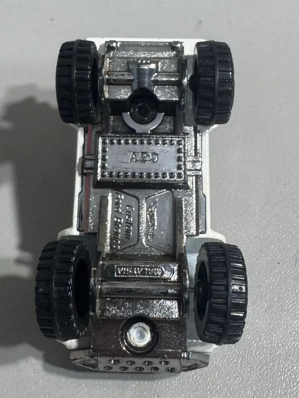 Hot Wheels Custom Ford Bronco (sem embalagem) New Models 2008 - Foto 5