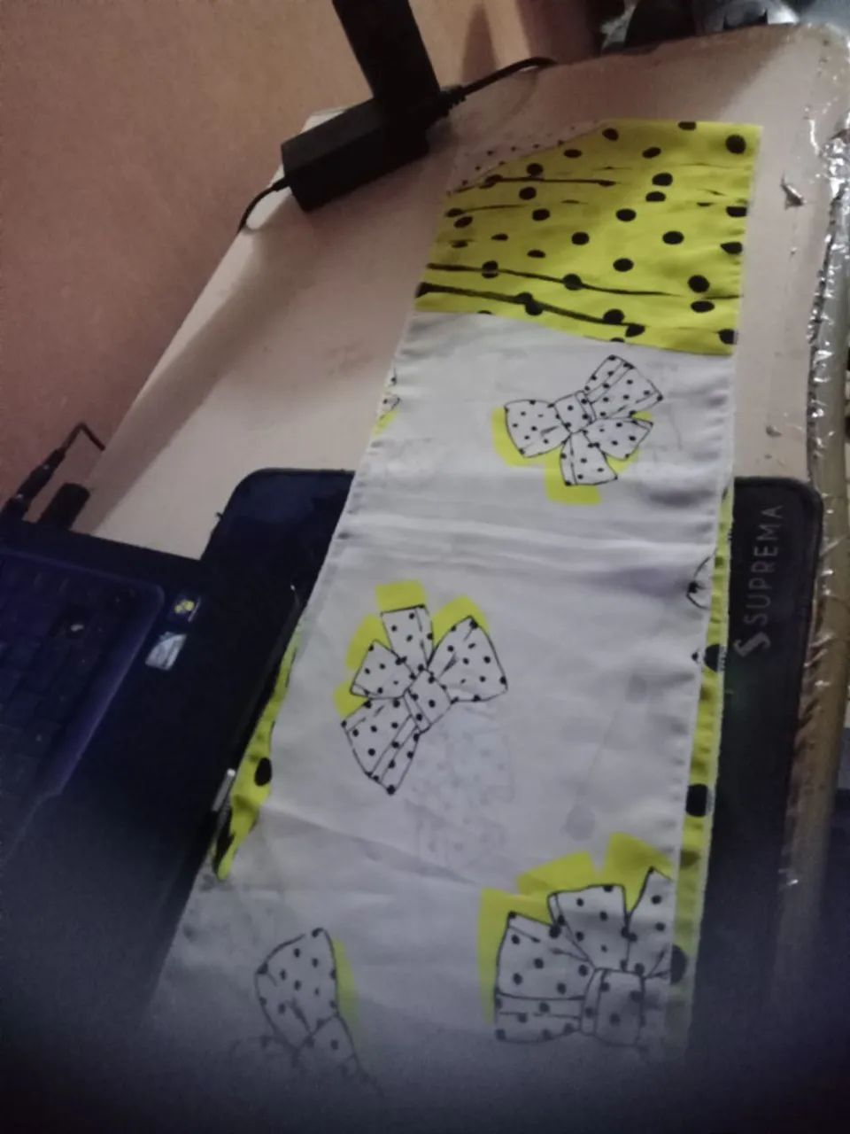 Lenço Echarpe Cachecol em seda com design de laço de borboleta - Foto 3