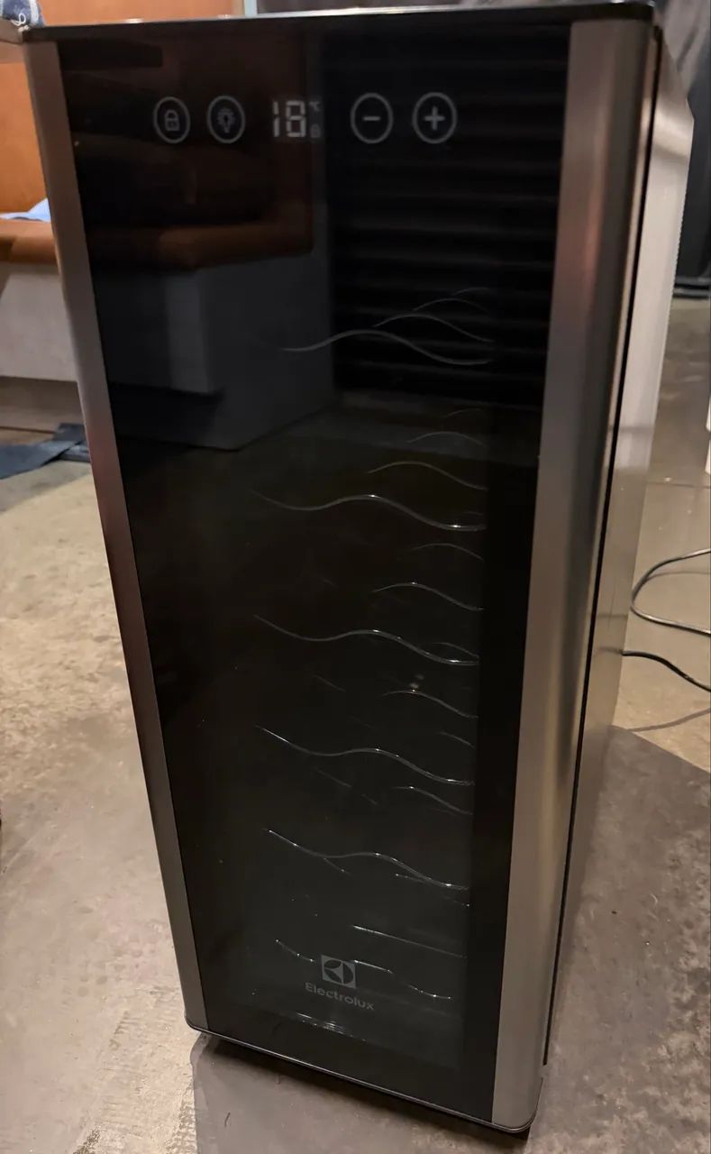 Adega Electrolux 12 Garrafas com LED - Foto 2