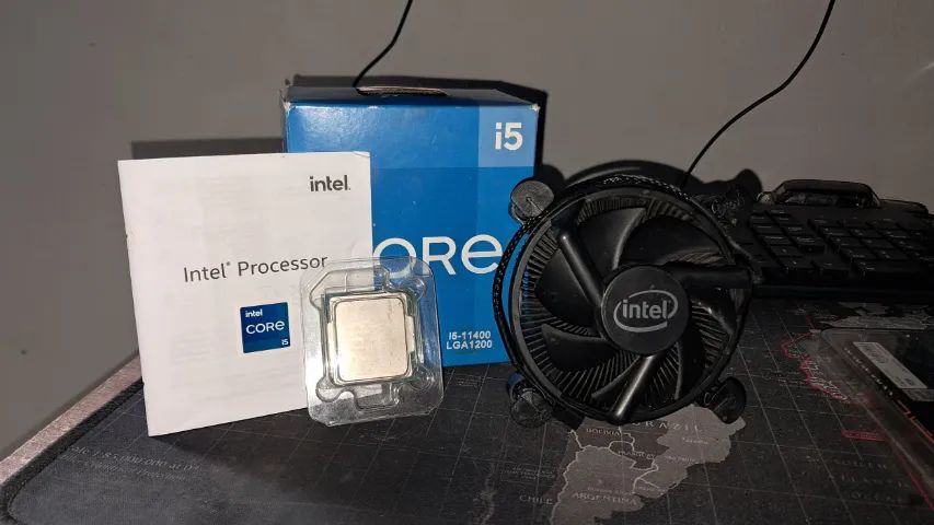 i5-11400 6/12 com caixa + cooler extra.