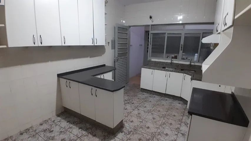 Sala comercial com 3 cômodos e banheiro privativo - Comercial da 18, Setor Leste. - Foto 5