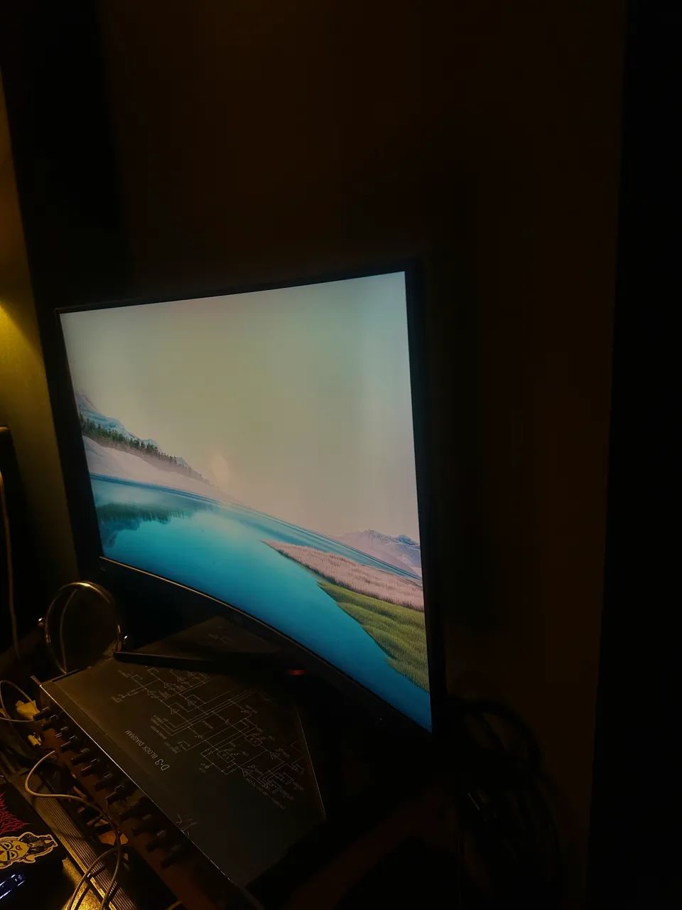 Monitor gamer curvo AOC 240Hz - Foto 4