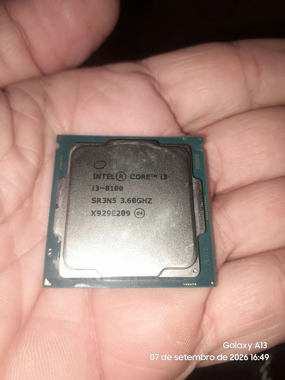 Intel i3 8100