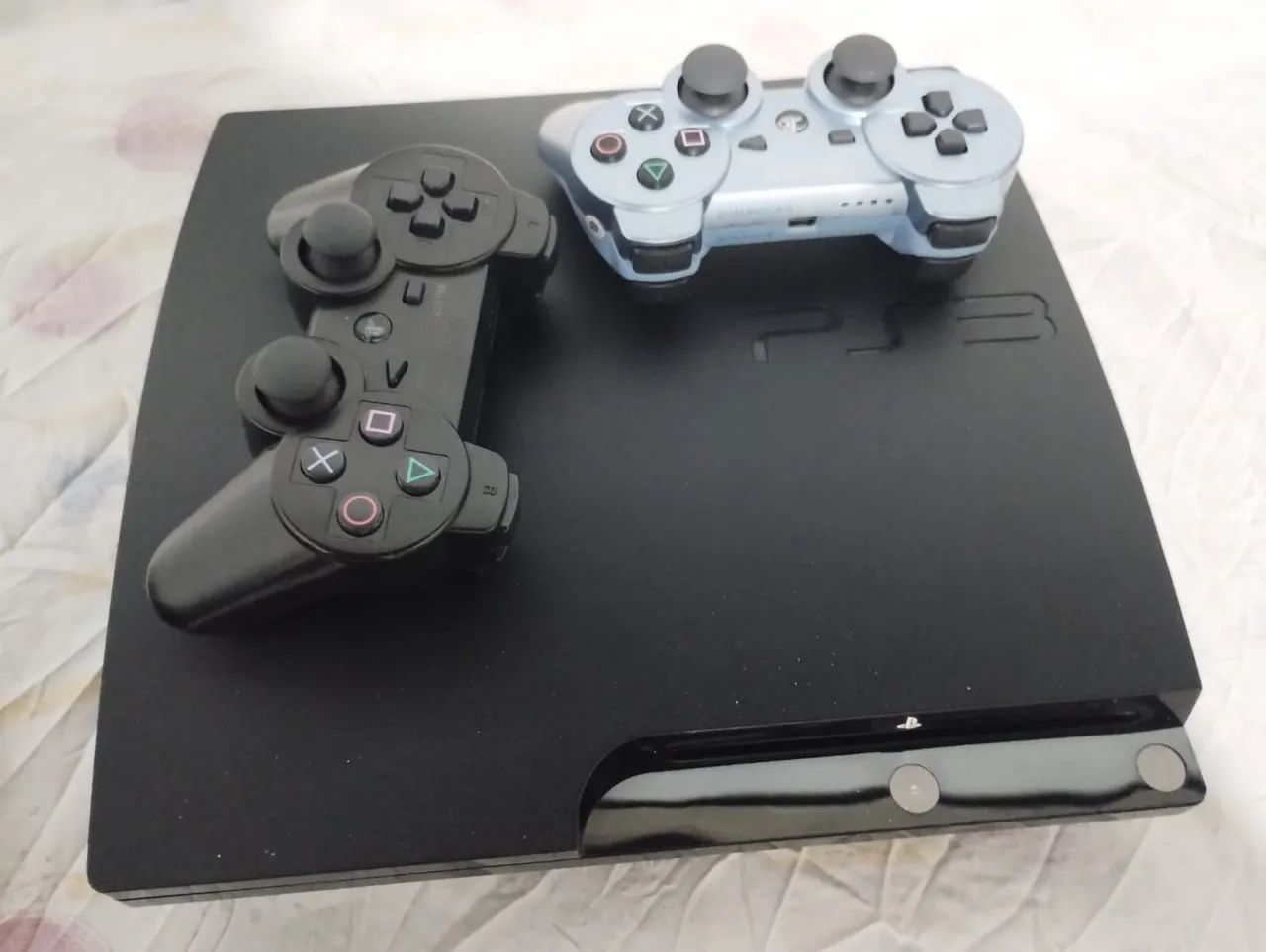 PS3 com desbloqueio HEN, 500gb e com dois controles  - Foto 2