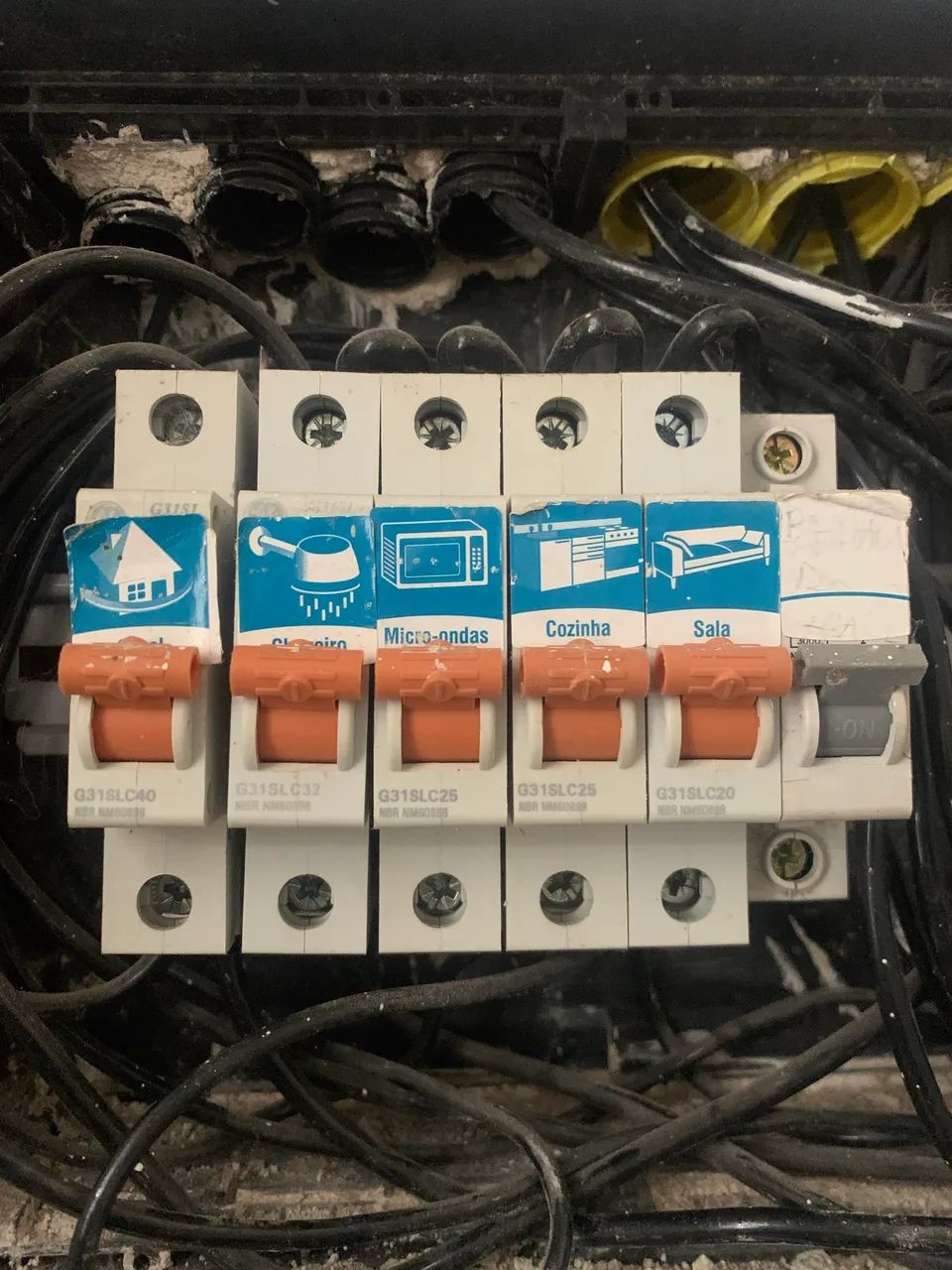 Eletricista Especializado - Troca de Quadro, Projetos e Emergências - Foto 3