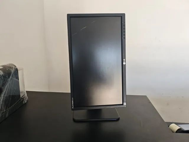 Monitor LG Flatron E2011 20" LED - Ajuste de Altura e Inclinação (Com detalhe) - Foto 2