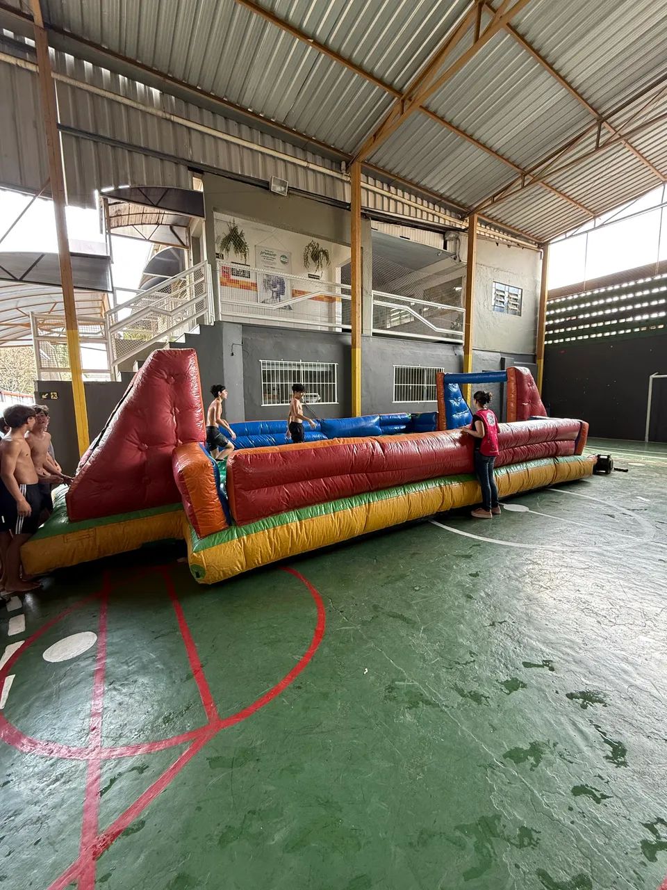 Futebol de sabão juvenil (sem motor)