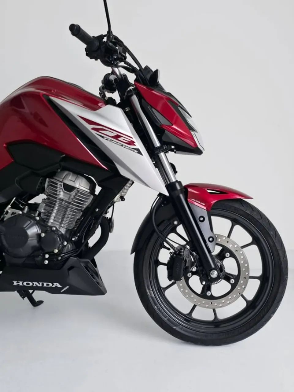 CB300F 2026 - Foto 3