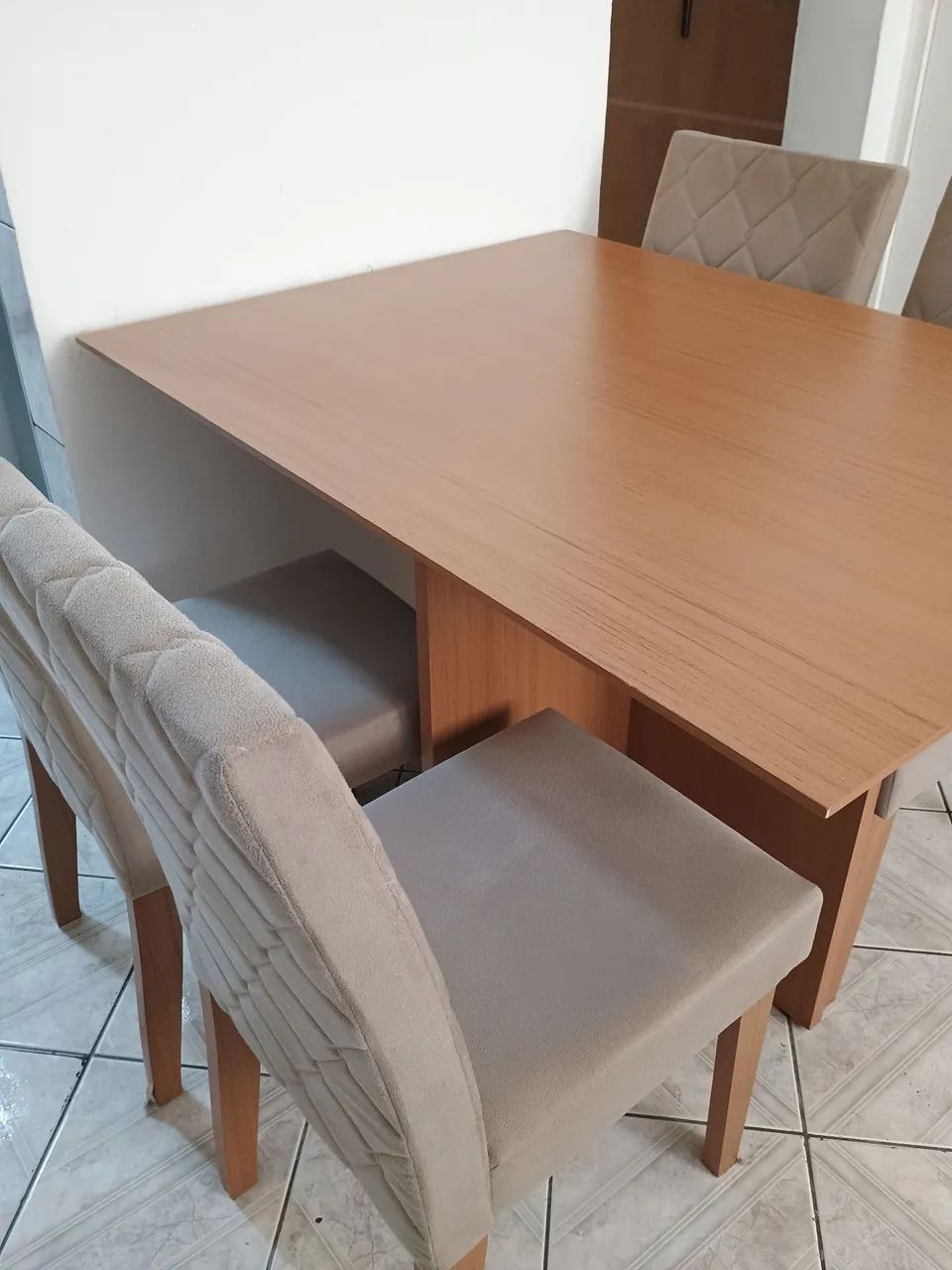 Mesa com 4 cadeiras  - Foto 3