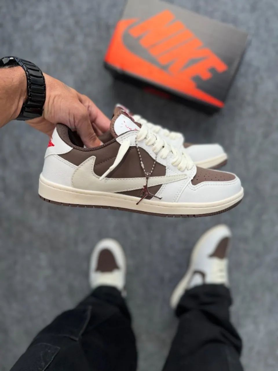 Tênis Nike Jordan x Travis Scott Low Masculino Cor: Branco/Marrom