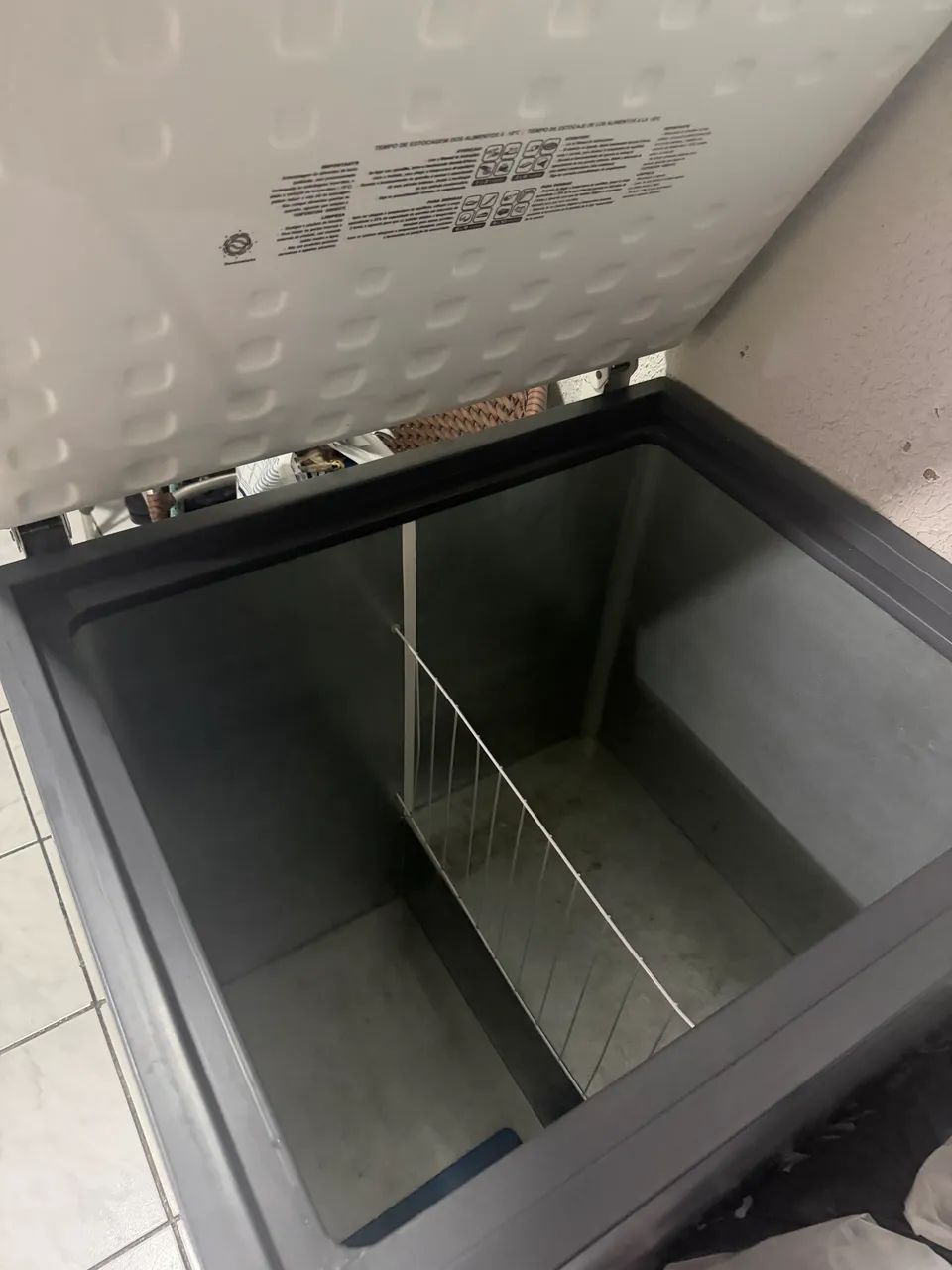 Freezer Horizontal Esmaltec 215 L Litros - Foto 4