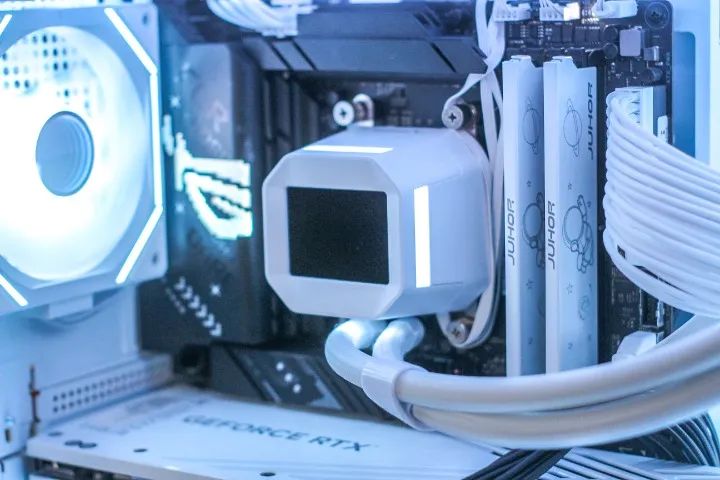 7800X3D - 32GB - RTX 5070 - Foto 4