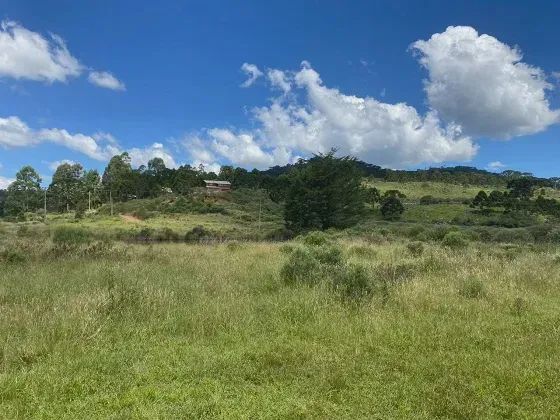 ÁREA DE 2,2 HECTRES À VENDA