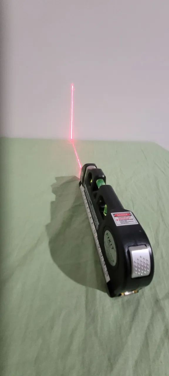 Nível a Laser e trena 