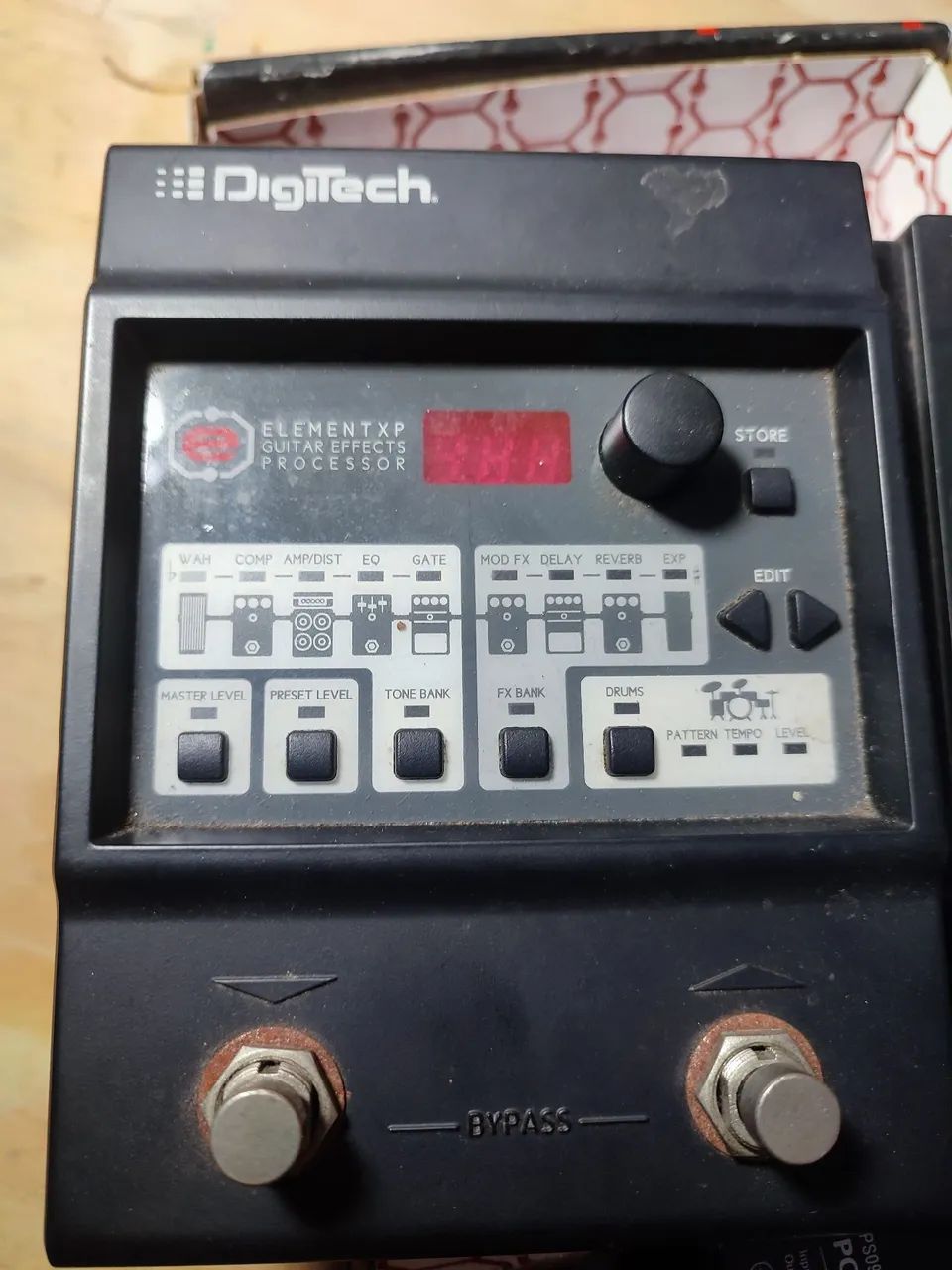 Pedaleira Digitech Element XP com caixa  - Foto 2