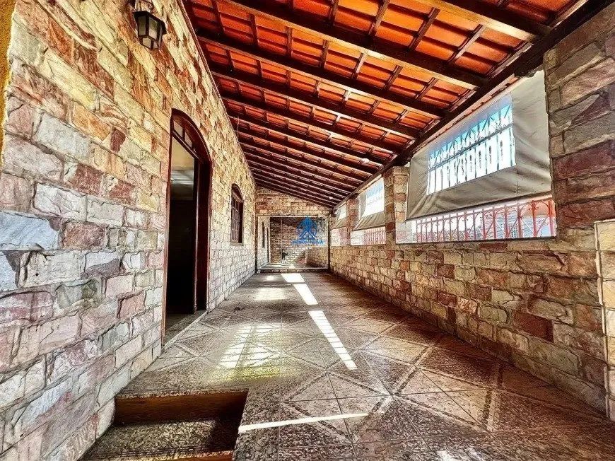 Casa a Venda, 5 quartos, 2 suítes - Foto 2