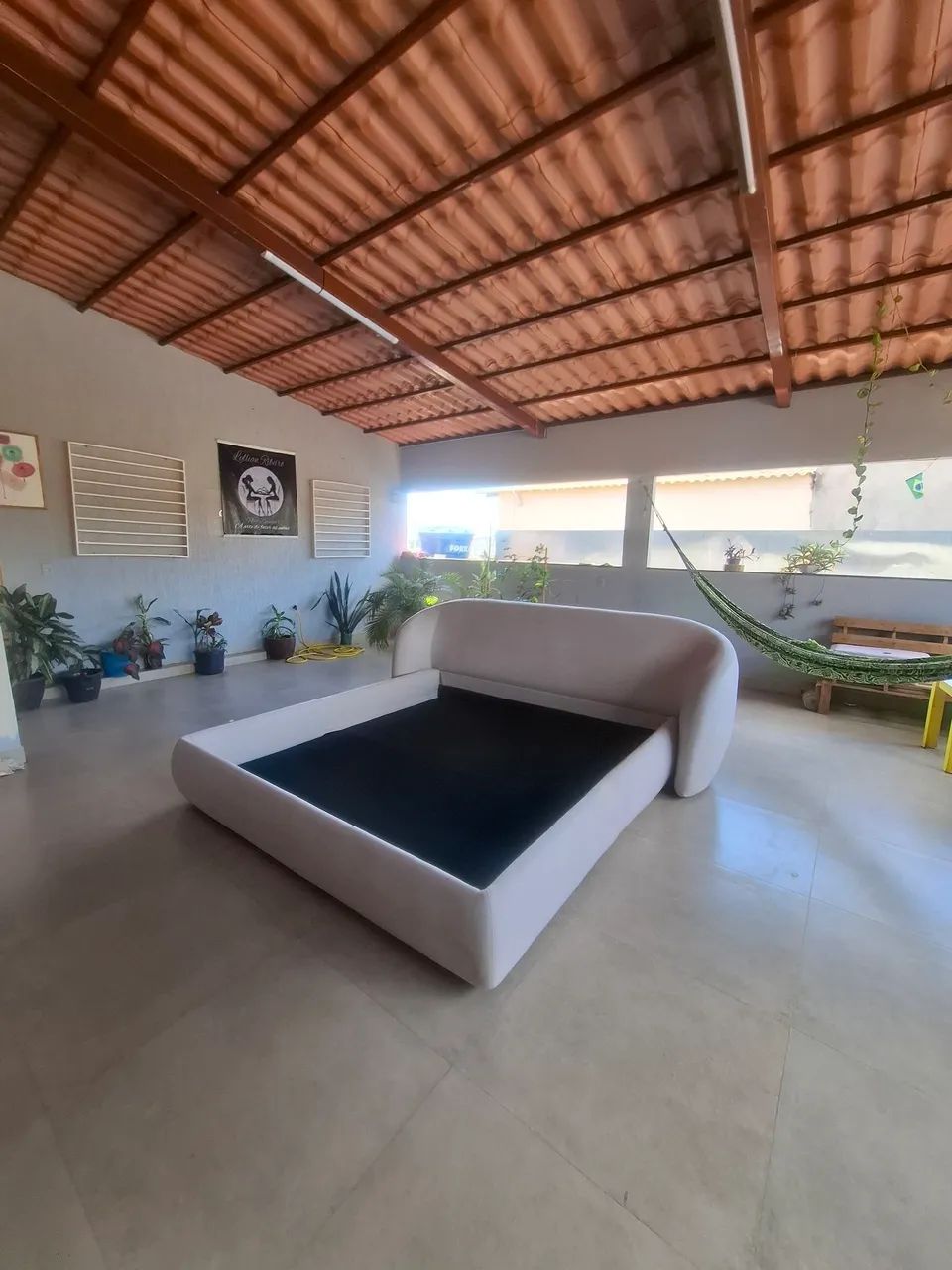 Vendo cama super King planejada,está sem o colchão. - Foto 3