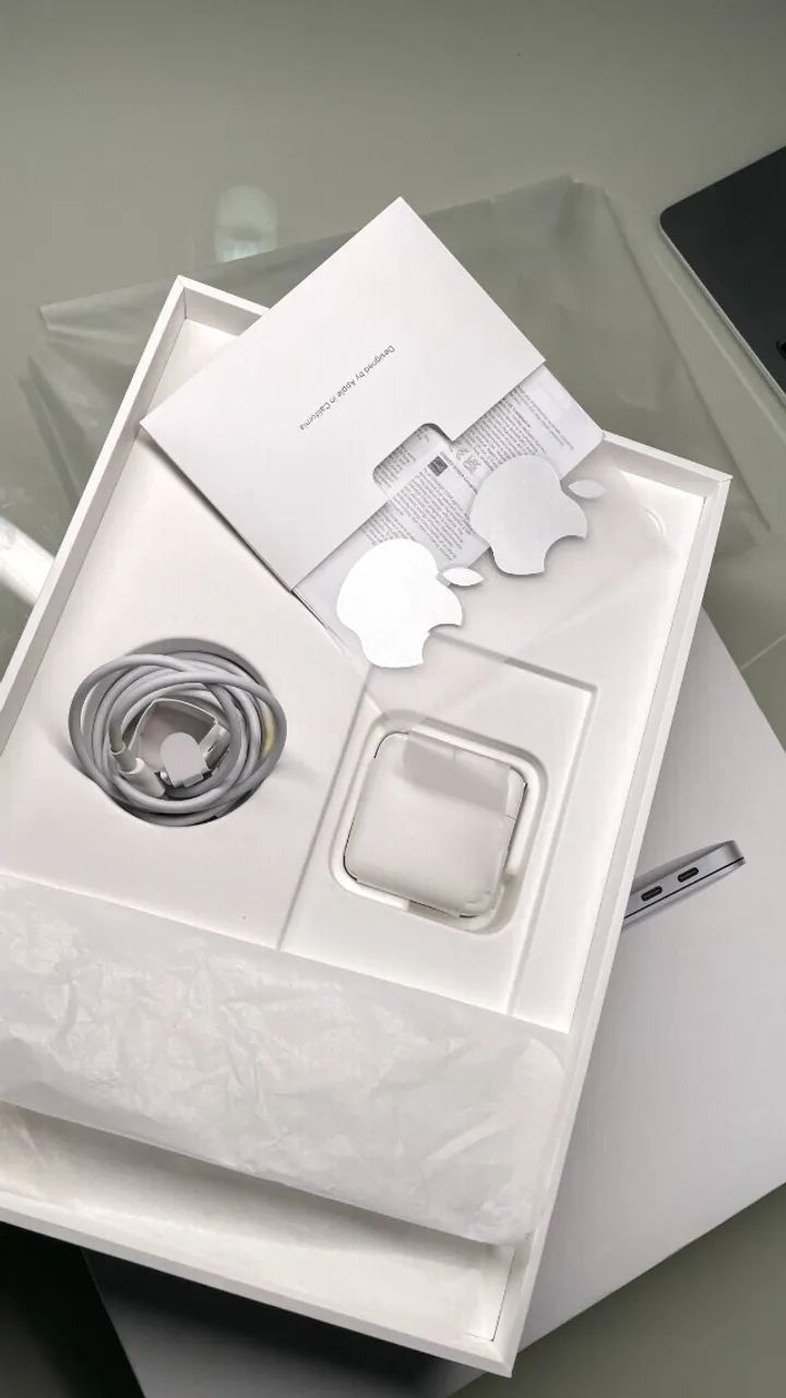 MacBook Air M1 Silver 8gb/256gb - Bateria 85%, IMPECÁVEL / Sem