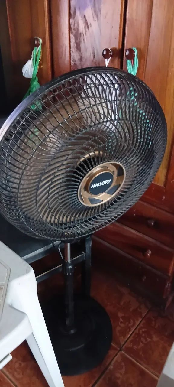 Ventilador de pé perfeito estado  - Foto 3
