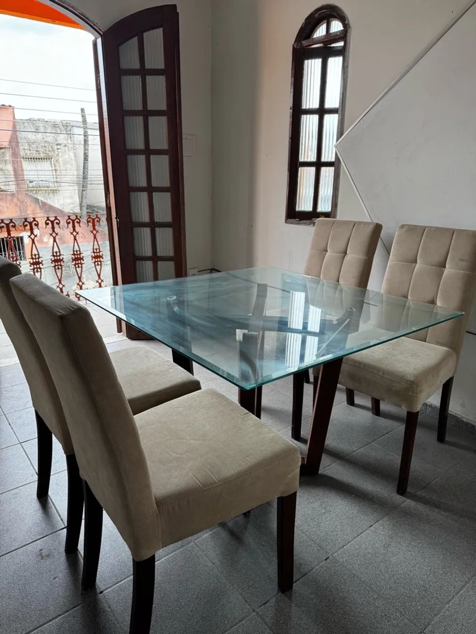 Jogo de mesa e 4 cadeiras  - Foto 5