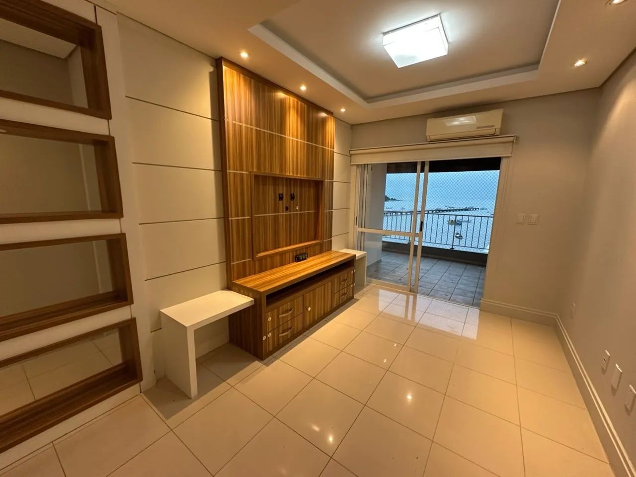 Apartamento de frente para o mar com 03 dormitórios - Foto 3