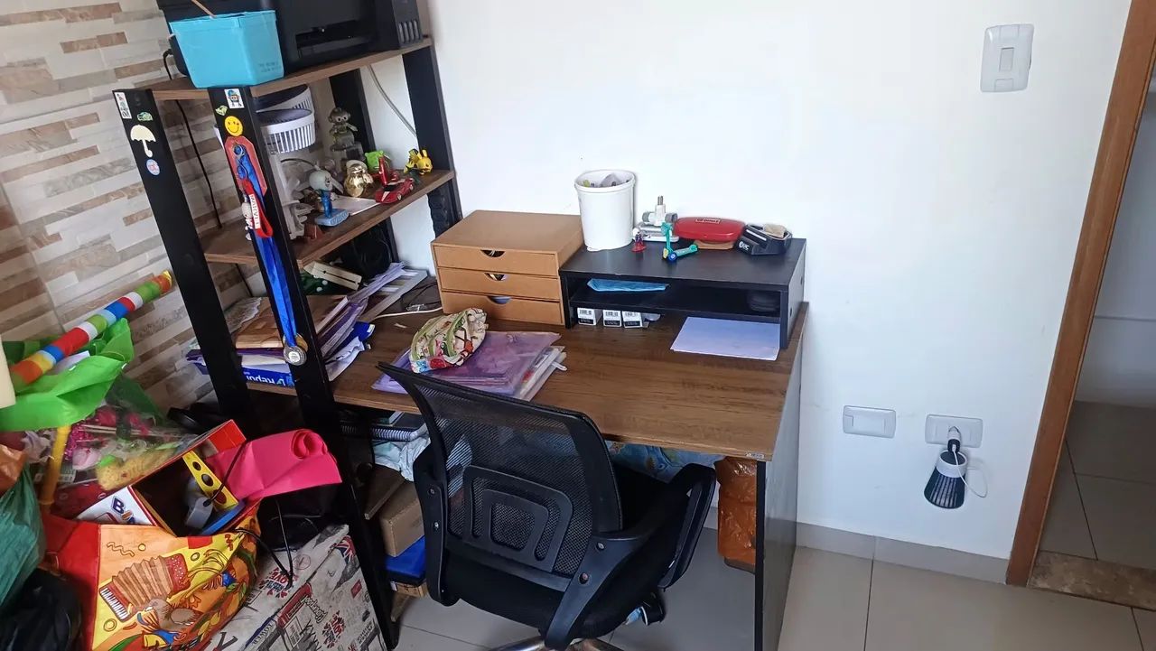 Mesa escrivaninha com prateleira - Foto 4