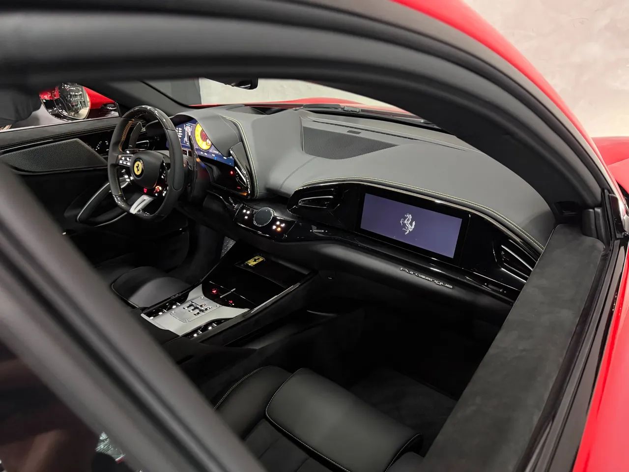 Ferrari Purosangue 6.5 V12 725cv, foto 13 de 20