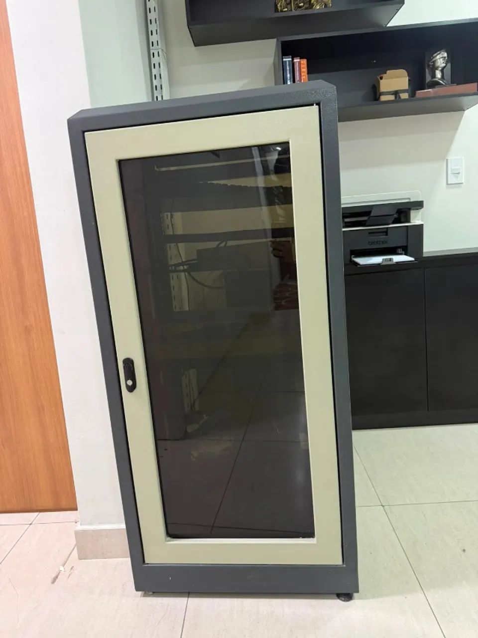 Rack de Rede 19 com Porta de Vidro - R$ 500,00 - Foto 3