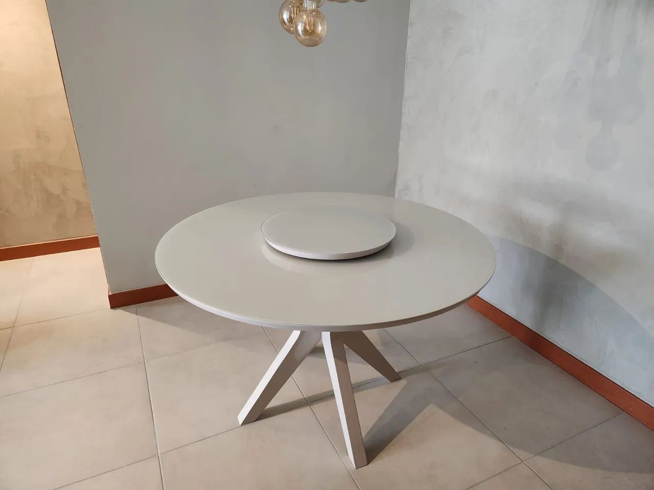 Mesa Redonda Catedral Off-White